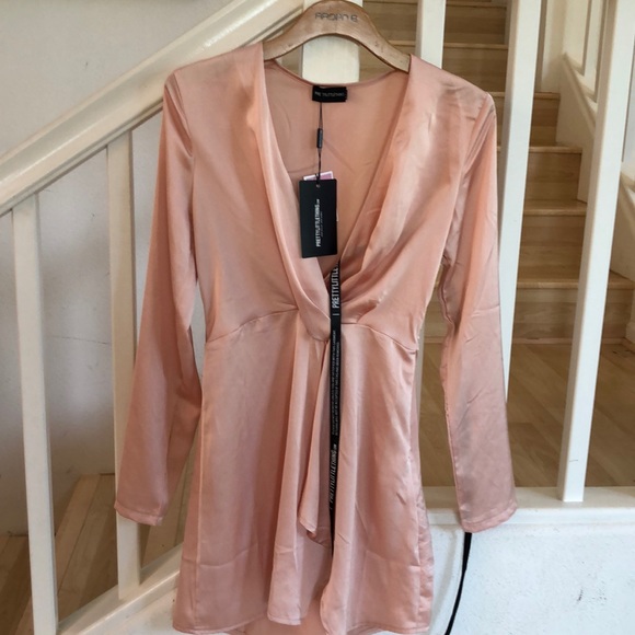 Pretty Little Thing Nude Wrap dress NWT - Picture 5 of 7